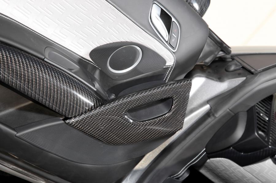 Детали интерьера Audi R8 TOXIQUE by TC-Concepts 2011 года  (фото 4 из 12)